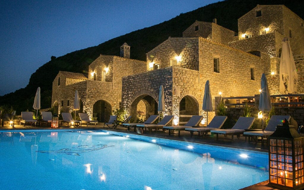 Athens Airport To Εn Plo Luxury Suites Transfer